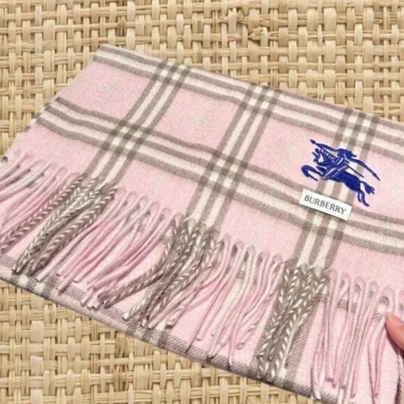 Classic Knight Scarf - Picture 1 of 4